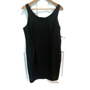 ☀️ Sleeveless black dress size 16
